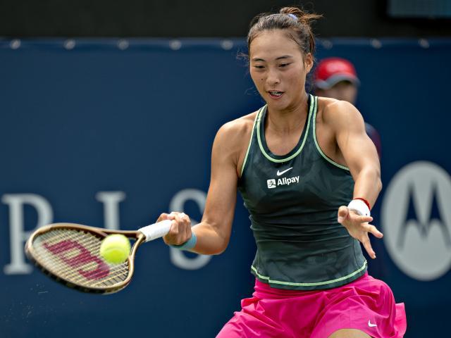 JRS低调看-张奔斗：郑钦文又输给了绕不开的萨姆索诺娃